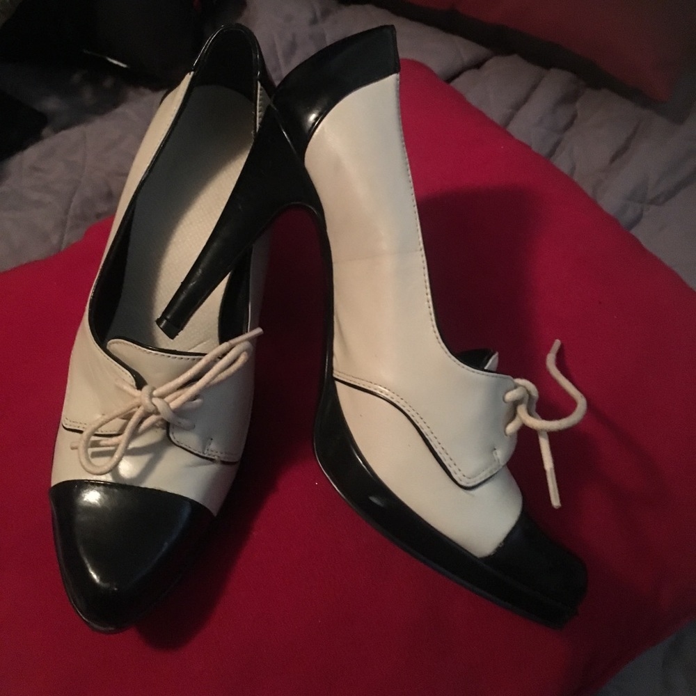 2 tone lace up heel